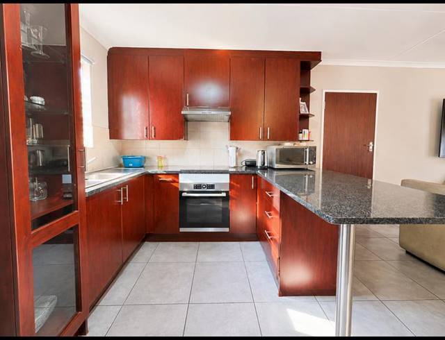 3 BEDROOM HOUSE FOR SALE IN KOSMOSDAL